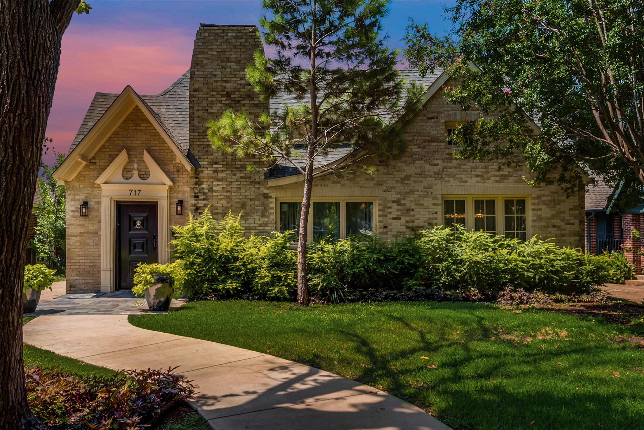 717 Ridgeway Street Dallas TX 75214