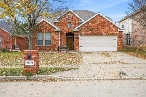 8609 Corral Circle Fort Worth TX 76244
