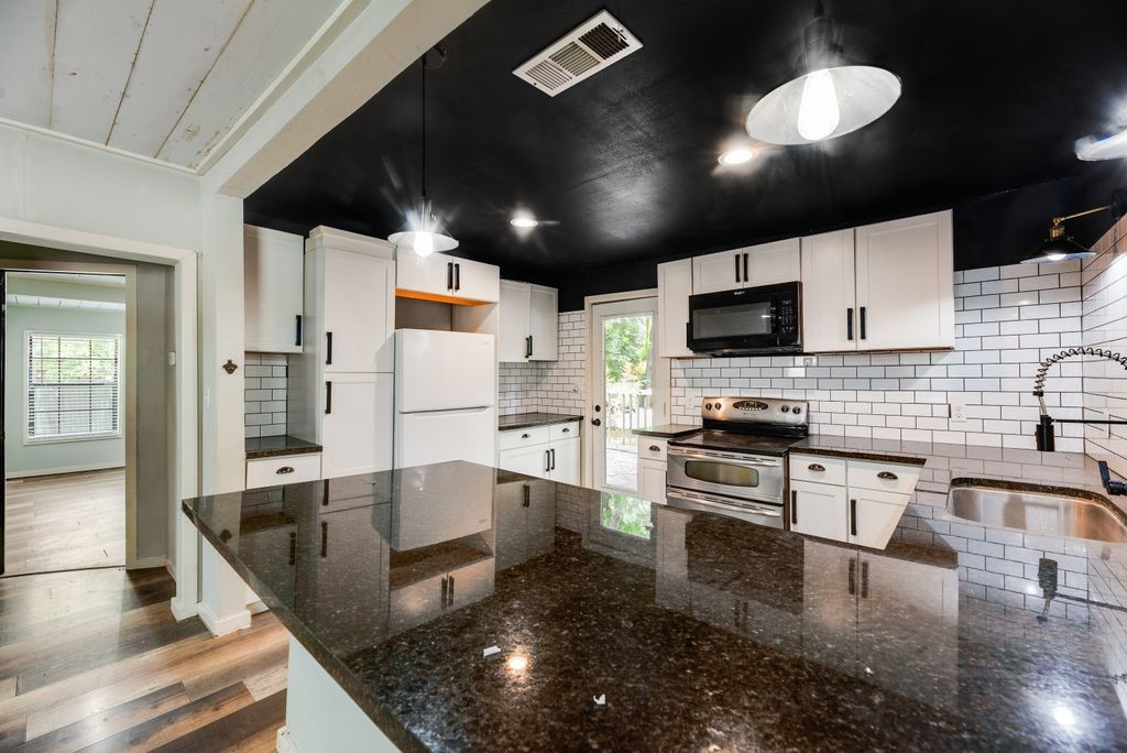4419 Lawnview Avenue Dallas TX 75227
