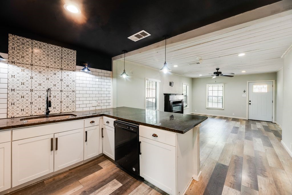 4419 Lawnview Avenue Dallas TX 75227