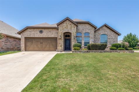 681 Plum Drive Burleson TX 76028