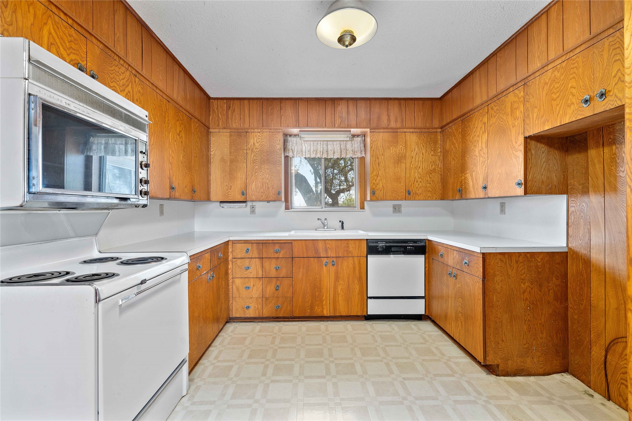 53 County Road 312 Goldthwaite TX 76844
