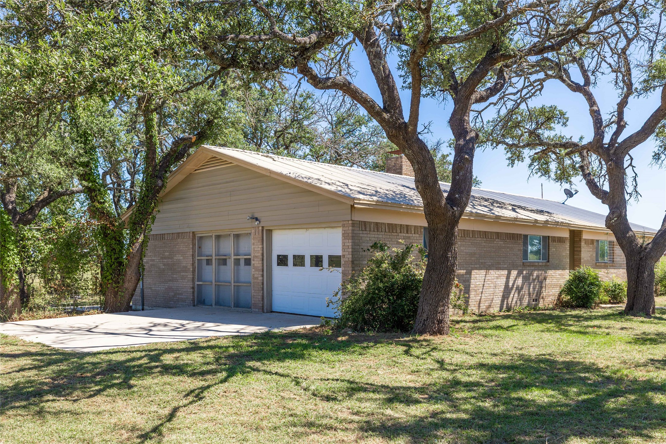 53 County Road 312 Goldthwaite TX 76844
