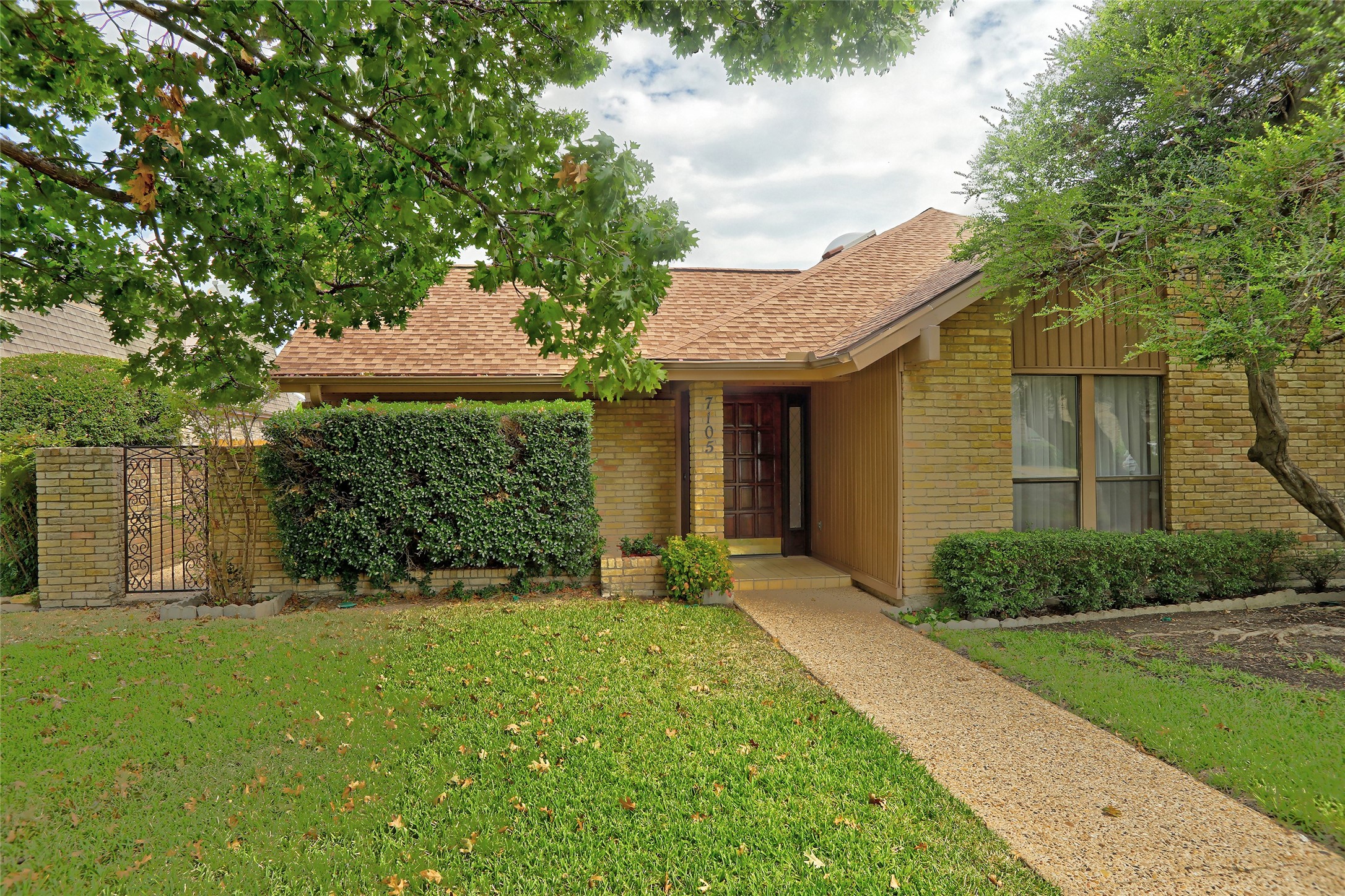 7105 Casablanca Court Dallas TX 75248
