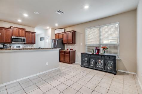 1924 Parkside Mews Lancaster TX 75146