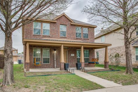 1924 Parkside Mews Lancaster TX 75146