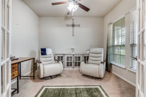 1924 Parkside Mews Lancaster TX 75146