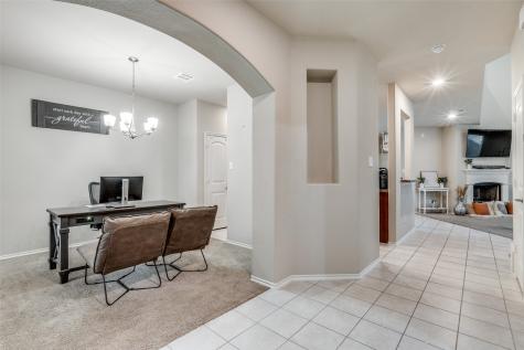 1924 Parkside Mews Lancaster TX 75146