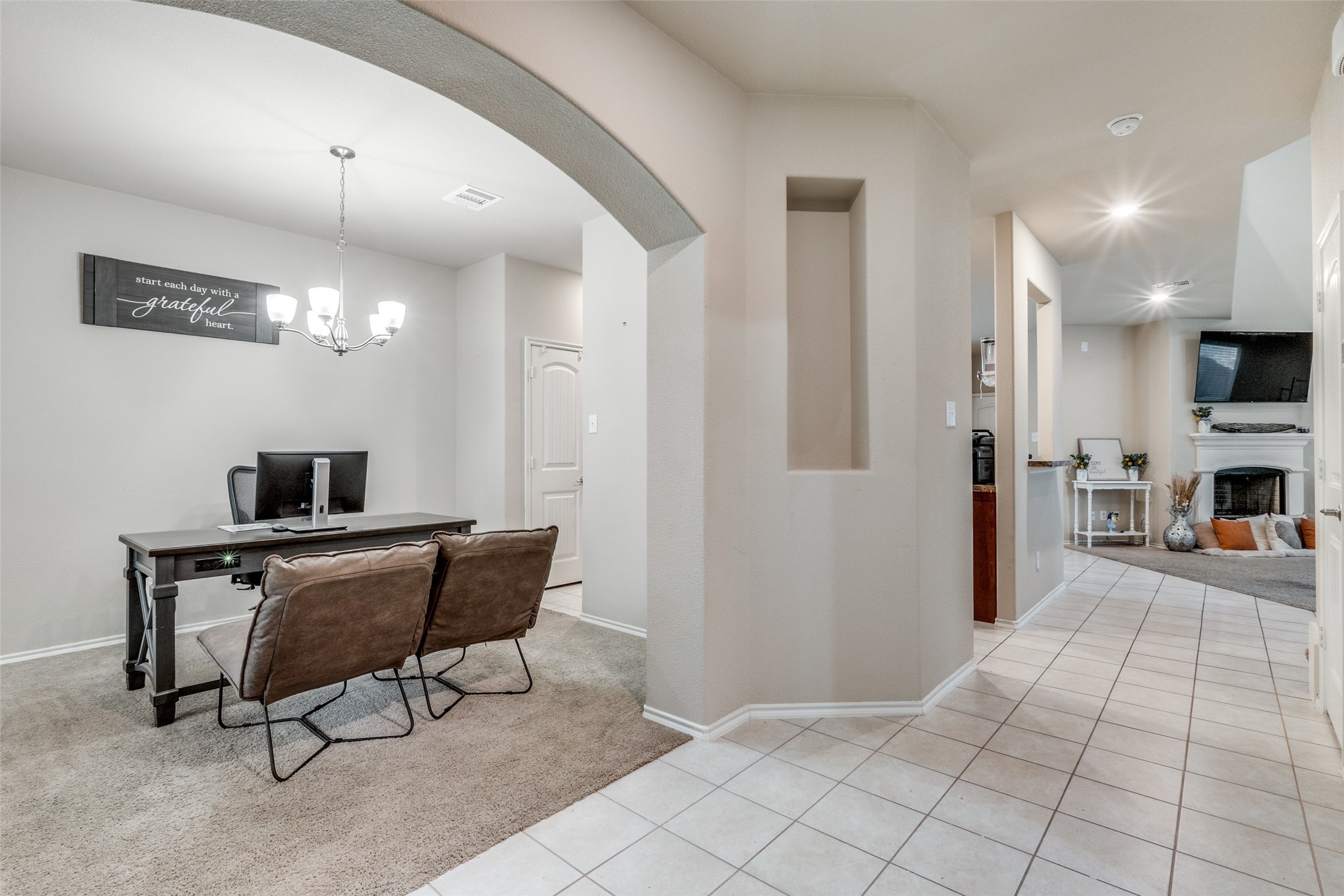 1924 Parkside Mews Lancaster TX 75146