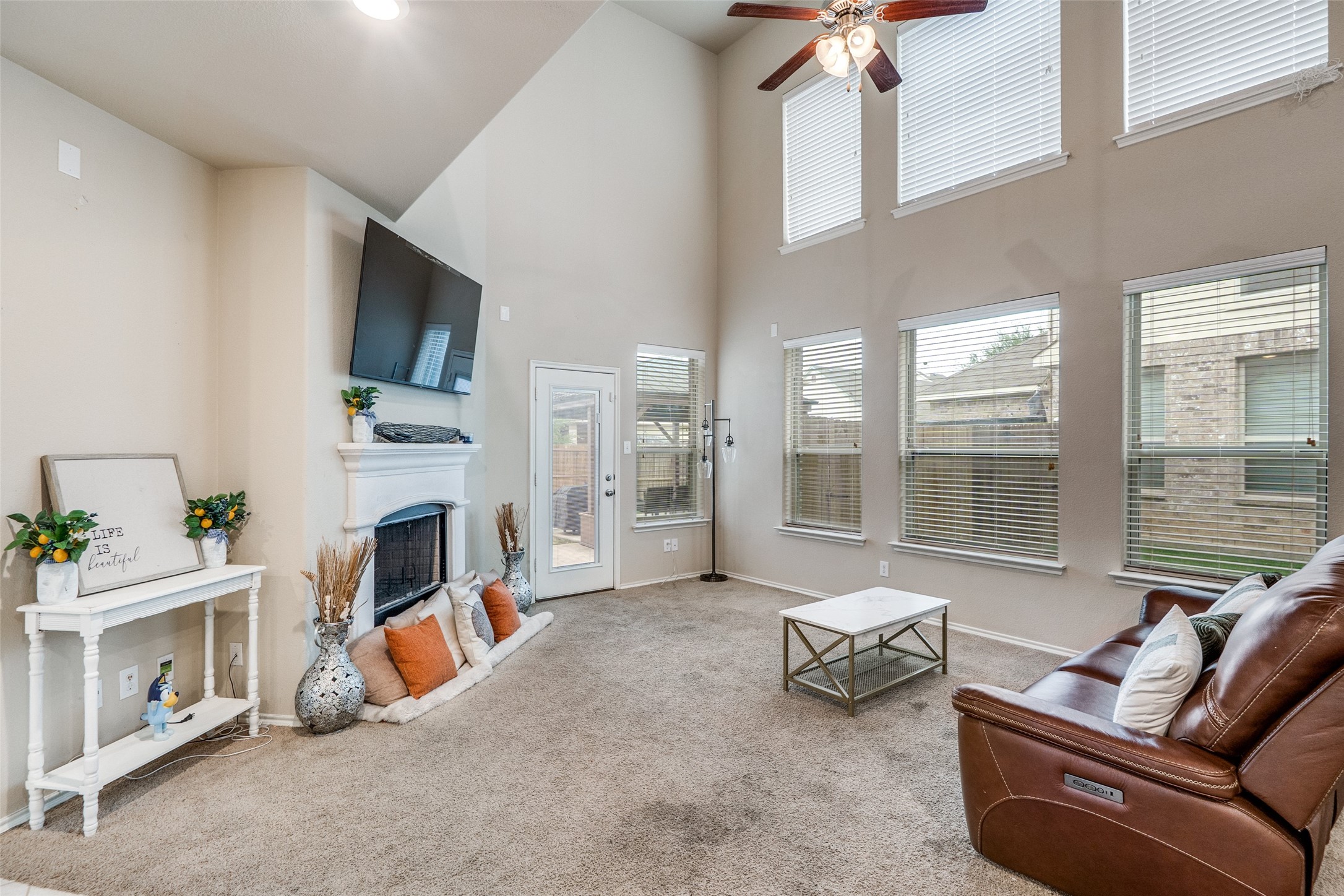 1924 Parkside Mews Lancaster TX 75146