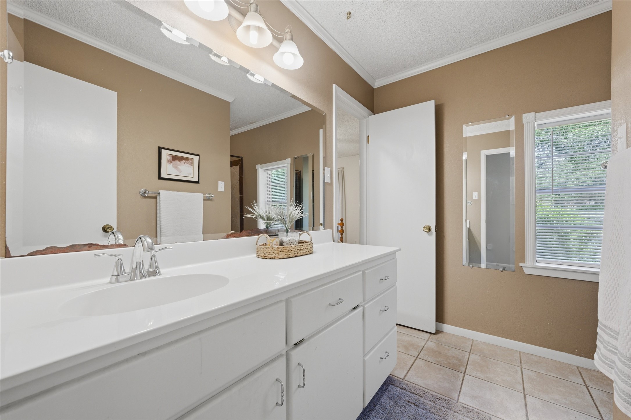8240 Forest Ridge Drive Woodway TX 76712