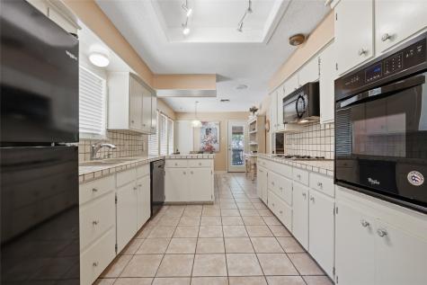8240 Forest Ridge Drive Woodway TX 76712