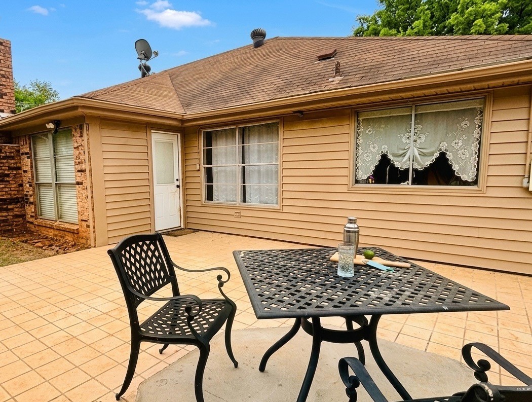 1605 Winchester Way Bedford TX 76022