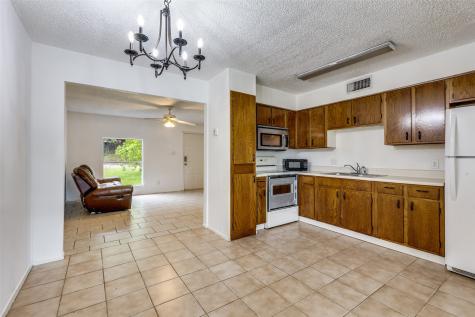 520 Lake Crest Parkway Azle TX 76020