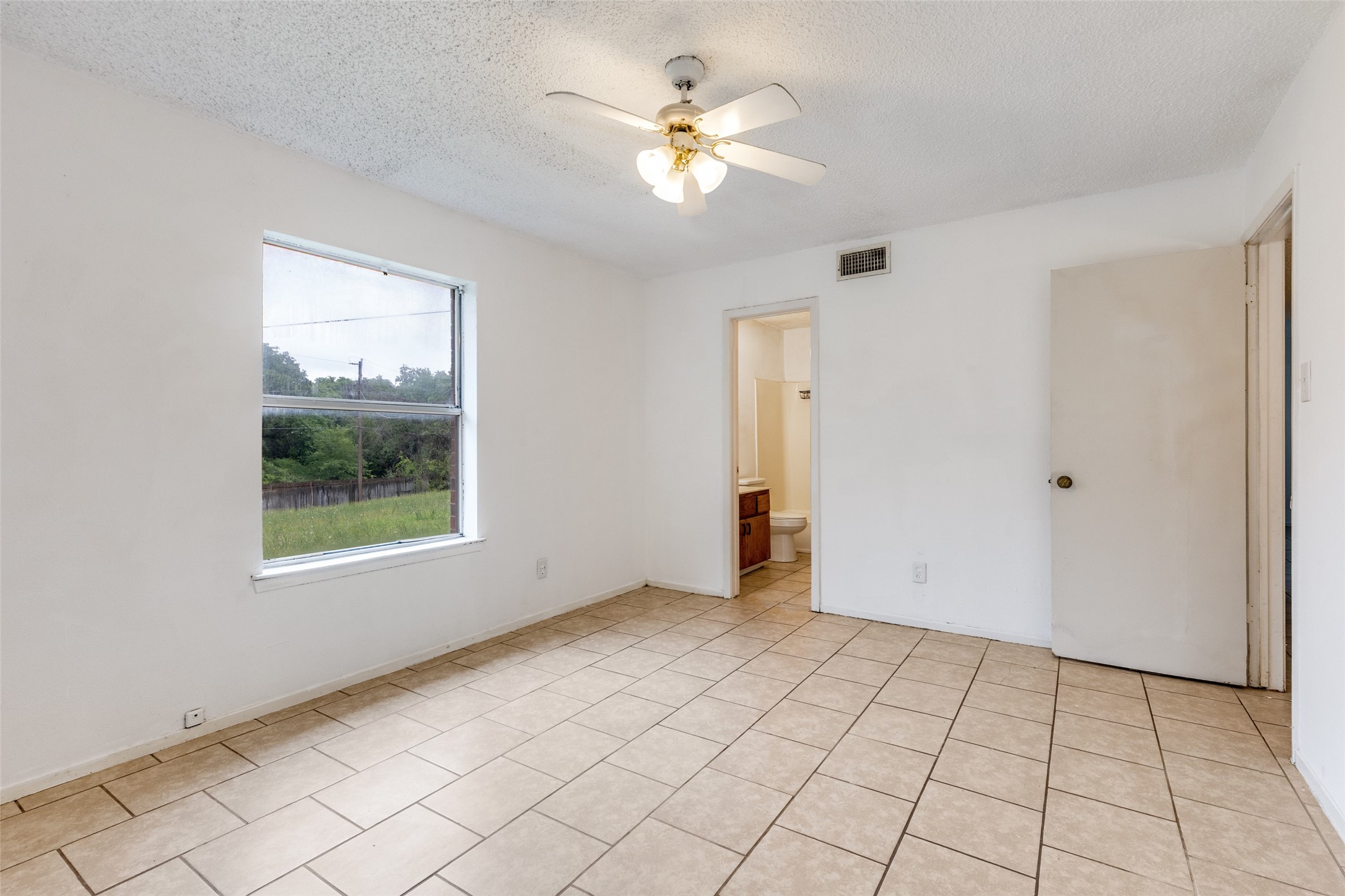 520 Lake Crest Parkway Azle TX 76020