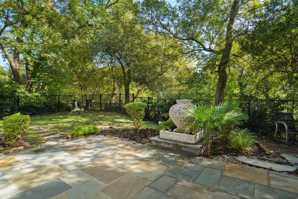 5968 Riverbend Place Fort Worth TX 76112