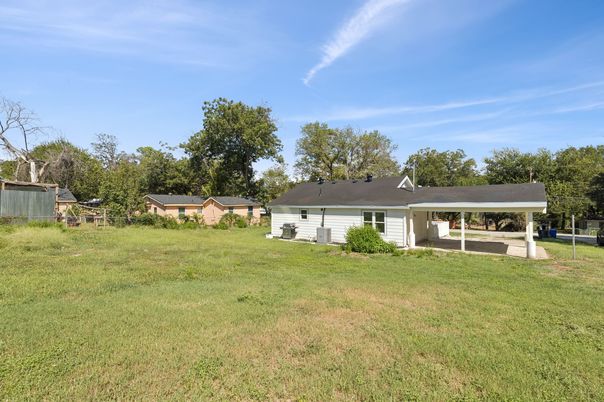 621 Alameda Road Azle TX 76020