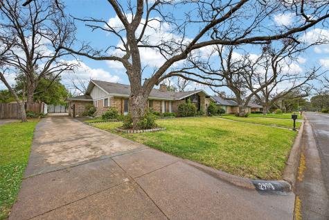 2907 Glasgow Drive Arlington TX 76015
