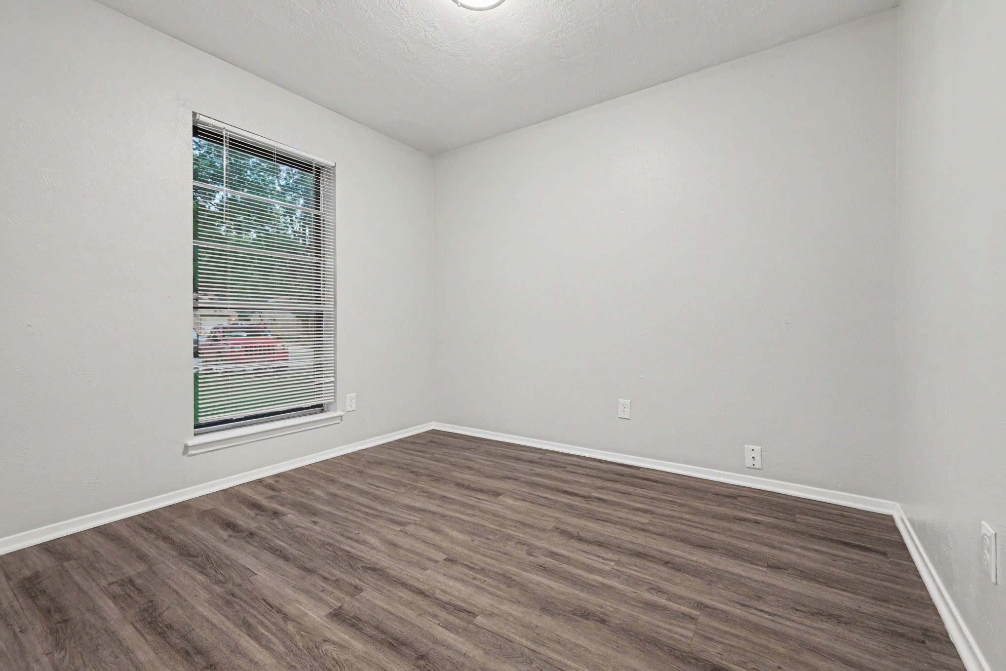 1321 N 7th Street Conroe TX 77301