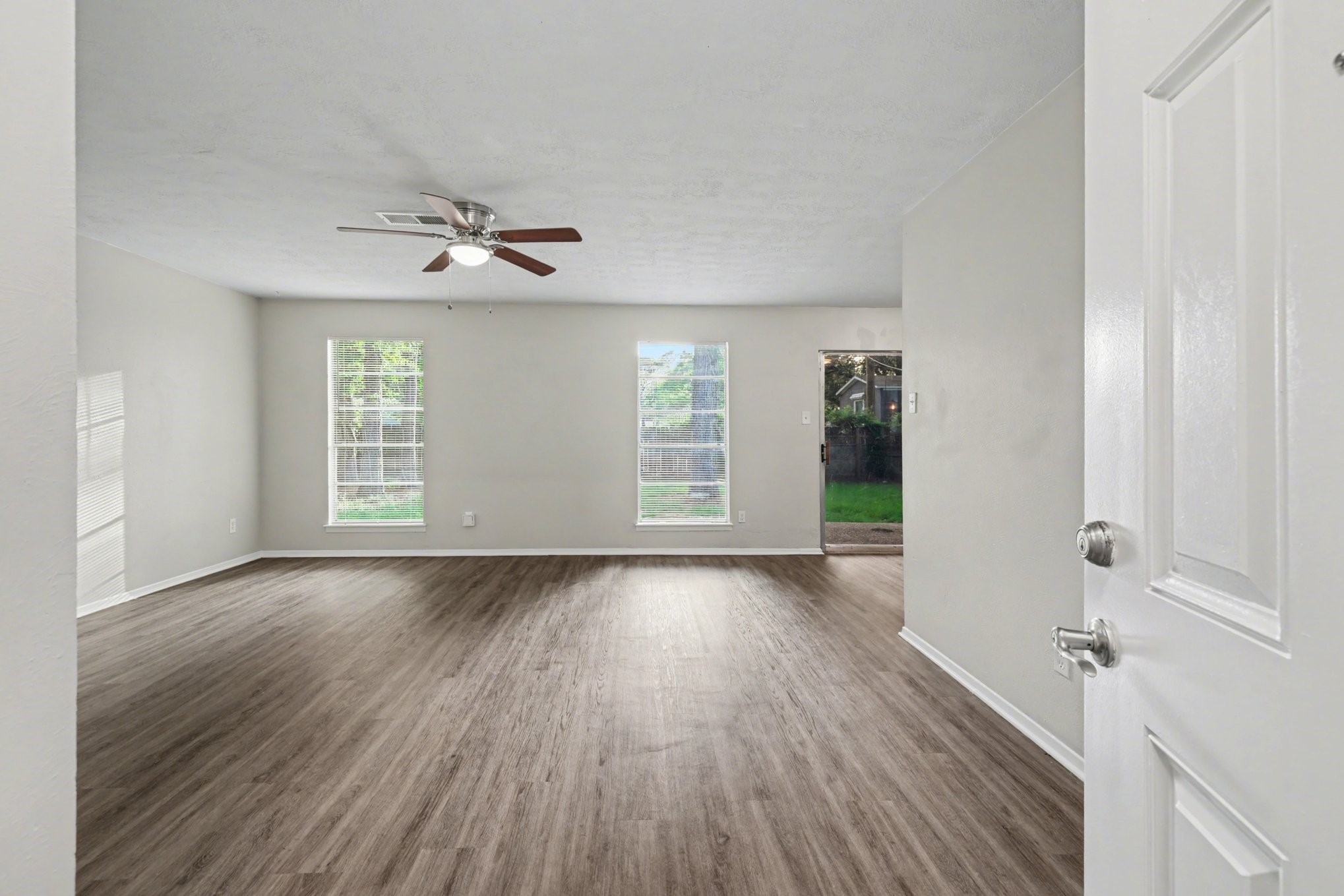 1321 N 7th Street Conroe TX 77301
