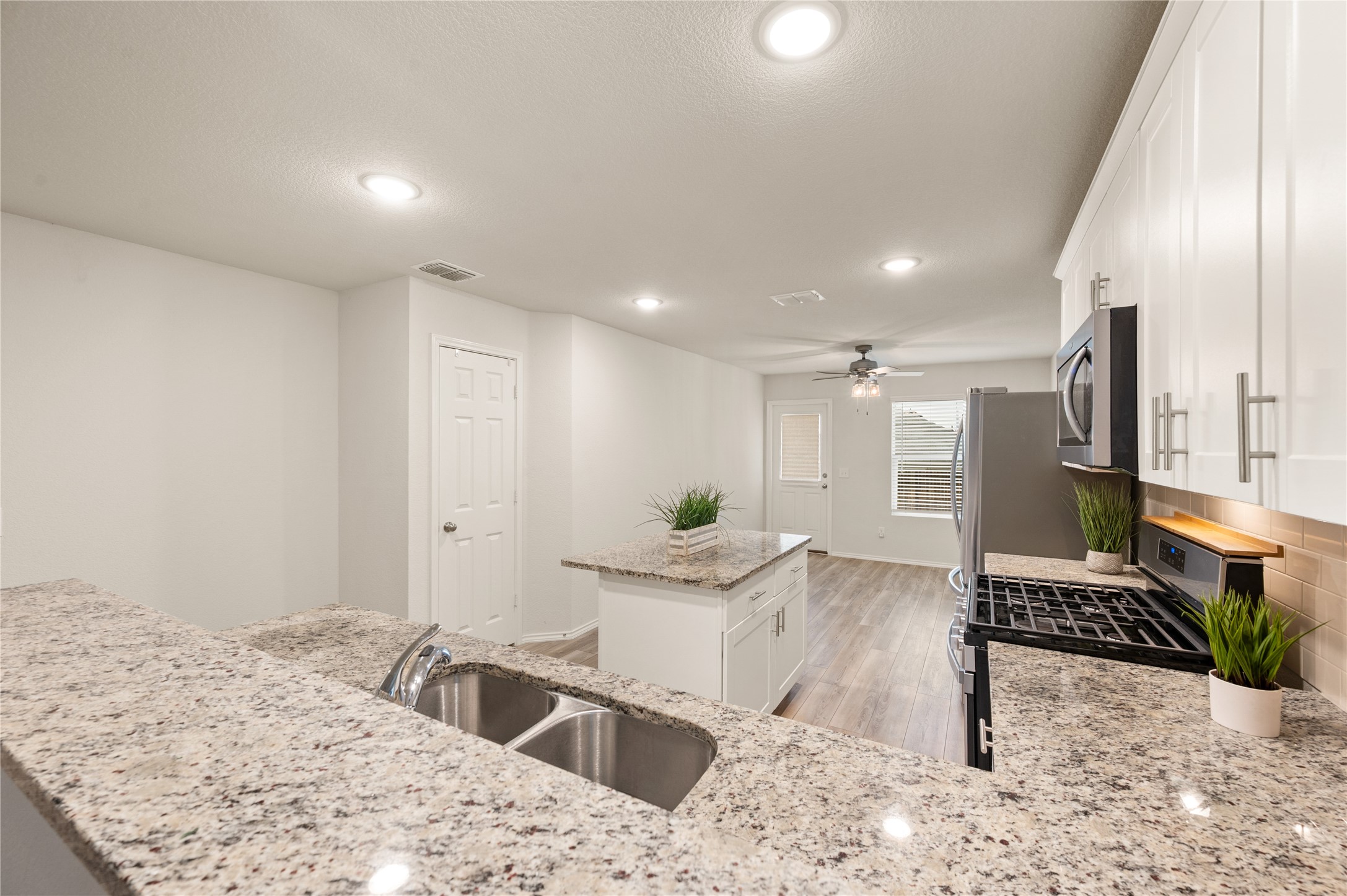 945 Shire Avenue Haslet TX 76052
