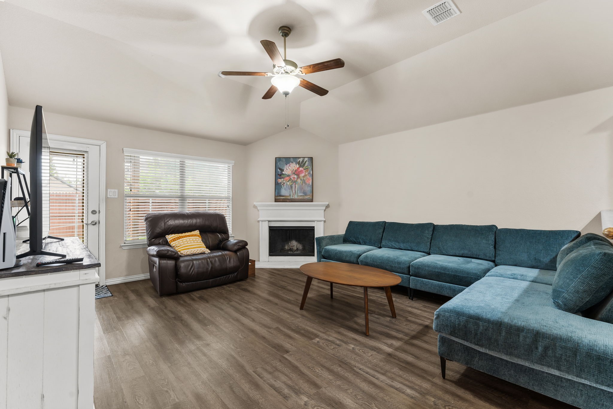 1341 Hearthstone Drive Burleson TX 76028