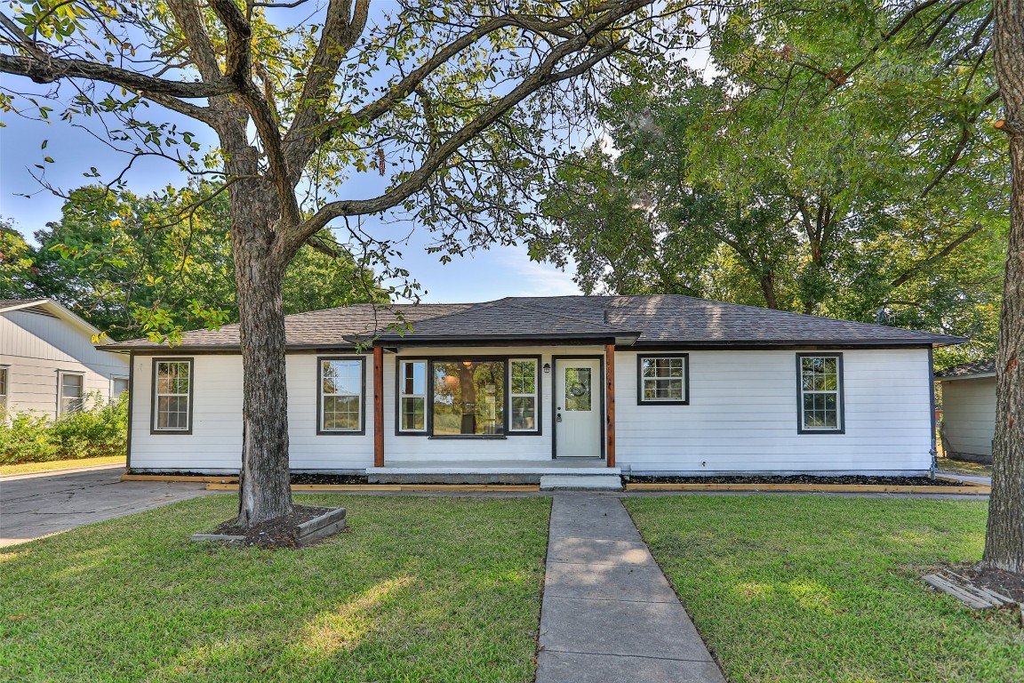 1406 S Grand Avenue Gainesville TX 76240