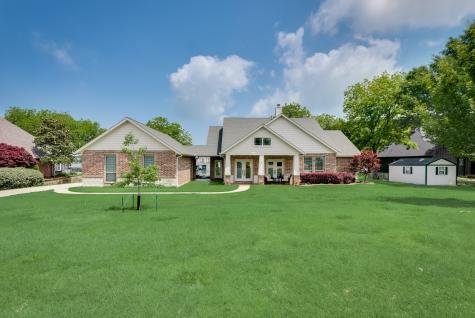 1195 The Shores Drive Corsicana TX 75109