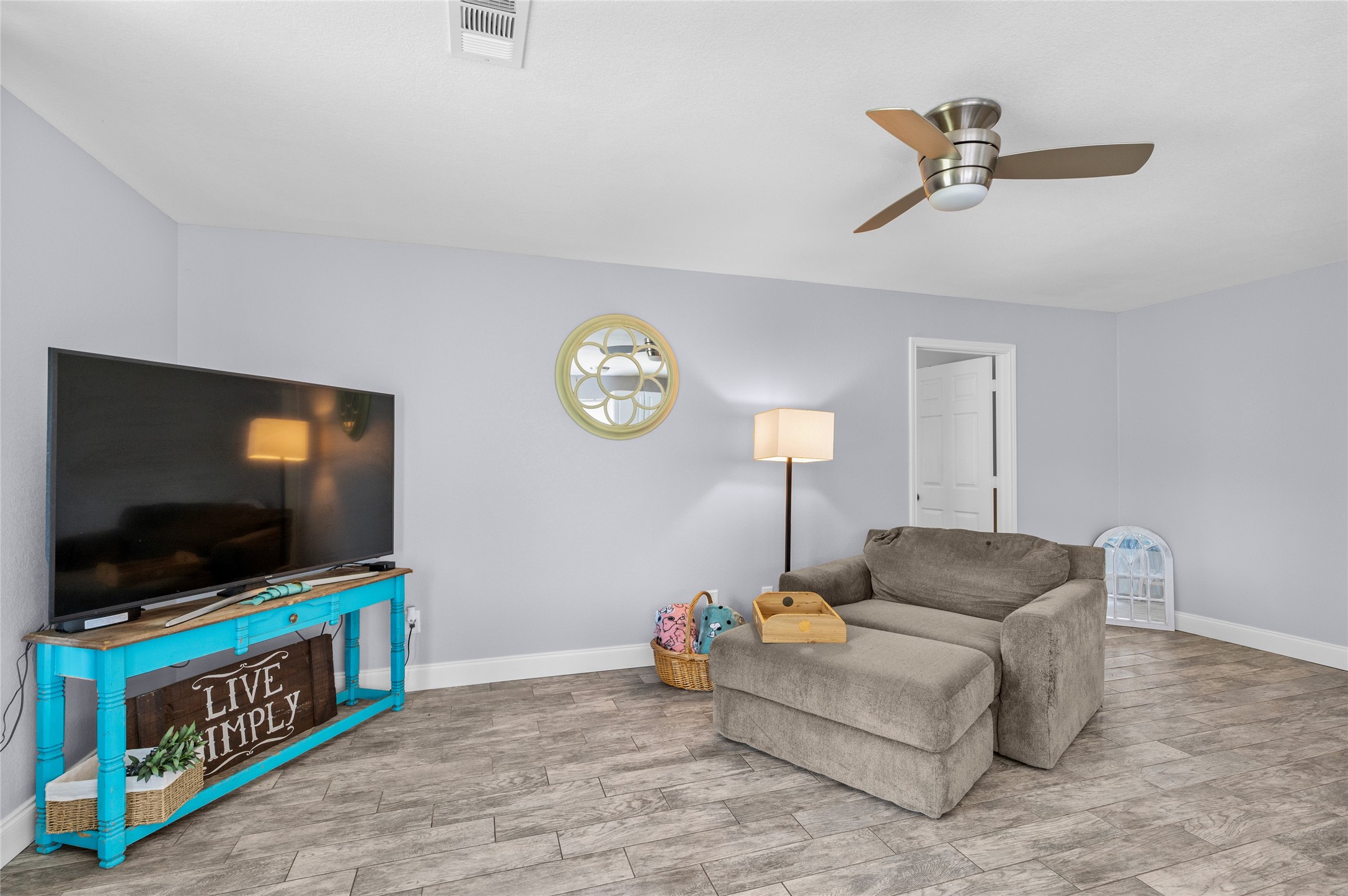 407 W Mesquite Street Gunter TX 75058