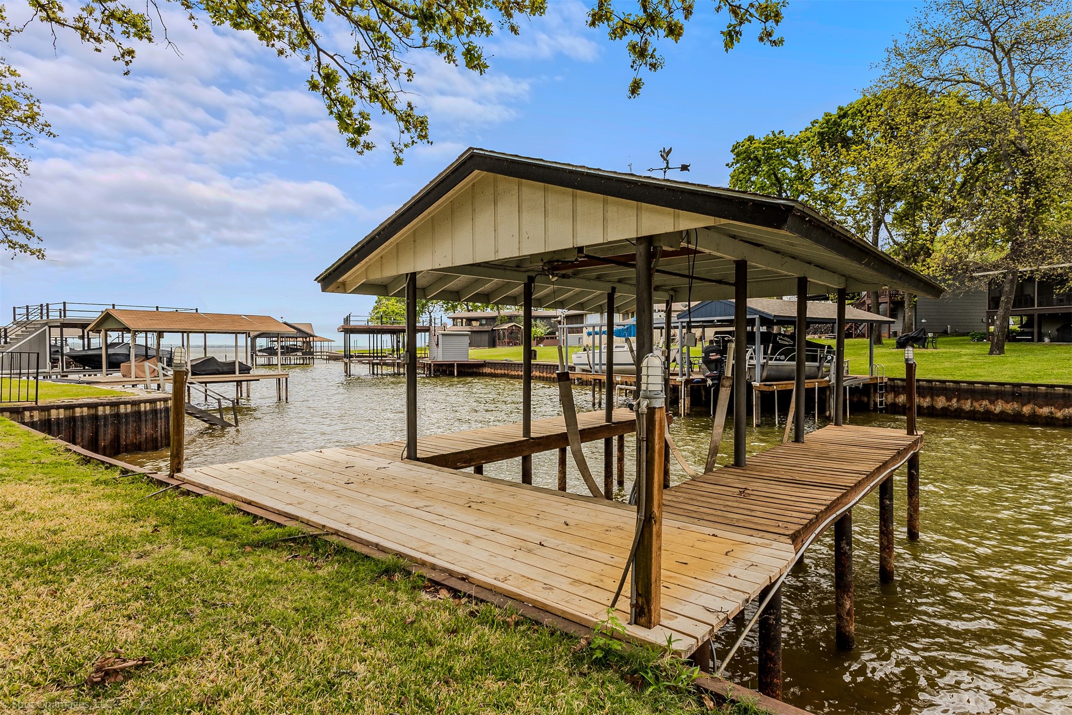 2516 Wildwood Way Tool TX 75143