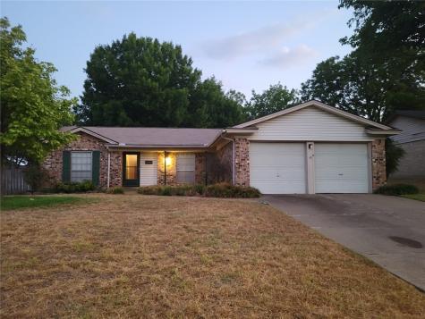 2102 Cottie Lane Arlington TX 76010
