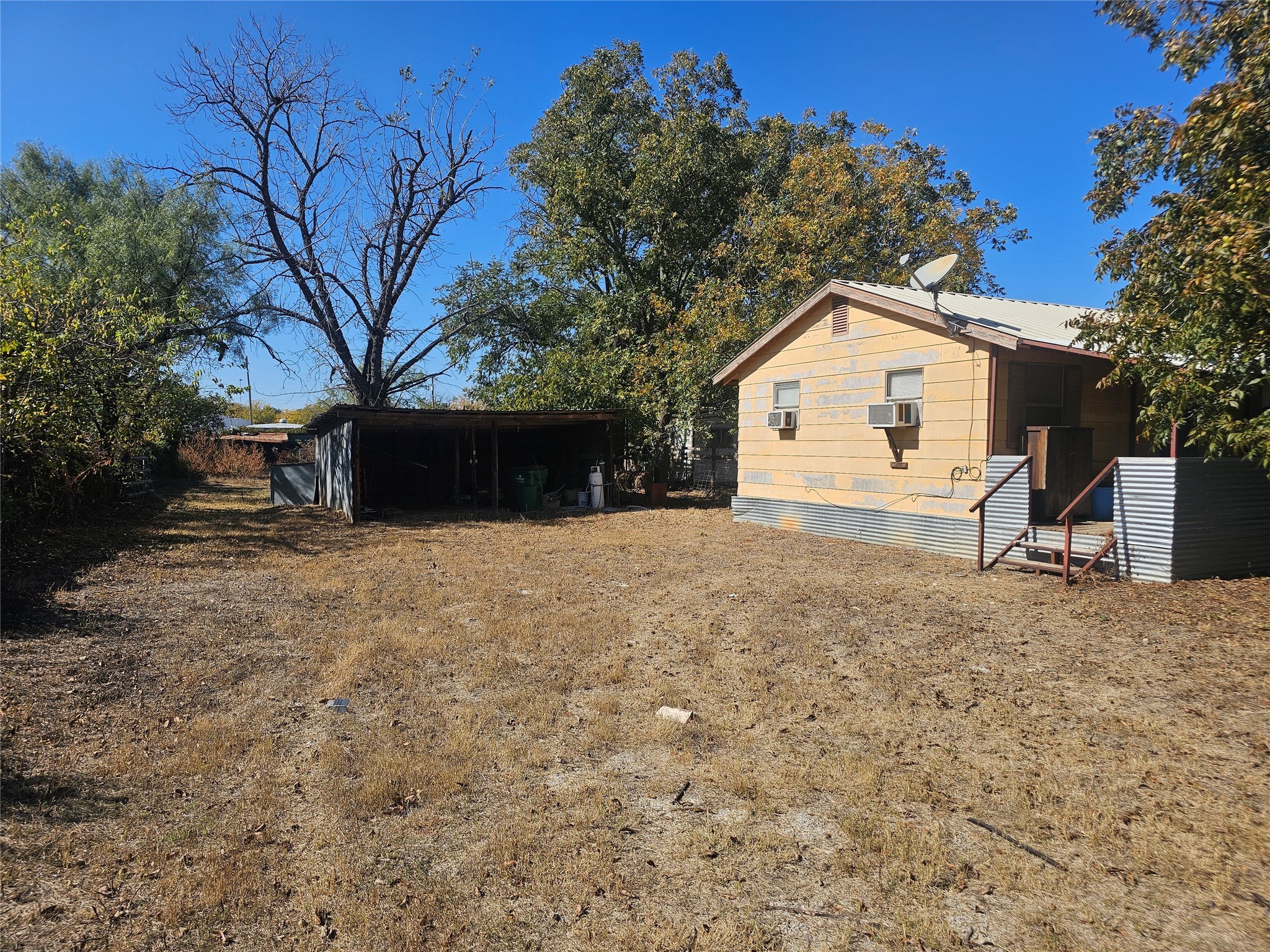1008 N 6th Street Bangs TX 76823