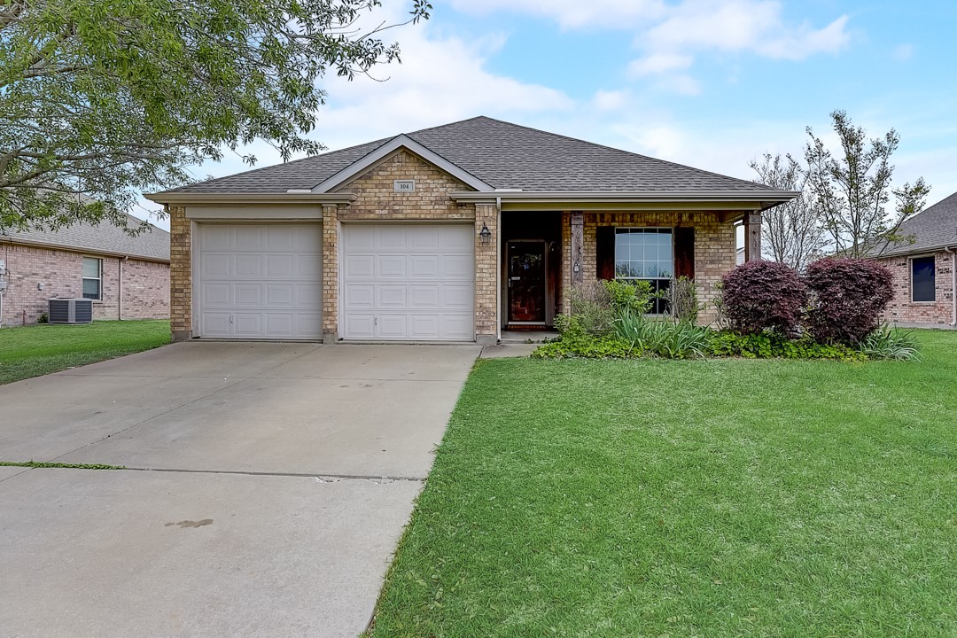 104 Broken Arrow Street Waxahachie TX 75165