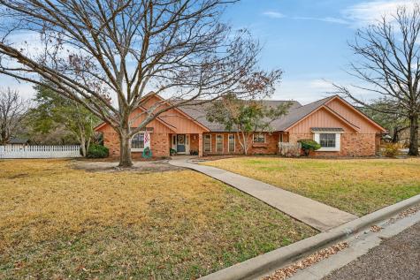 407 N Avenue Z Clifton TX 76634