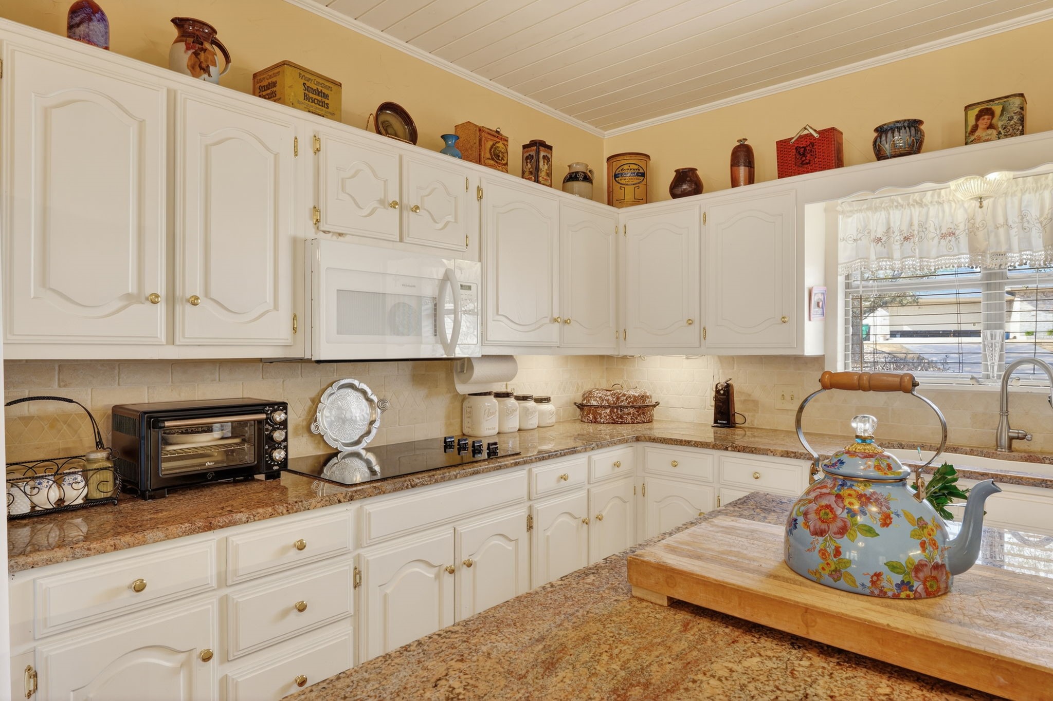 407 N Avenue Z Clifton TX 76634