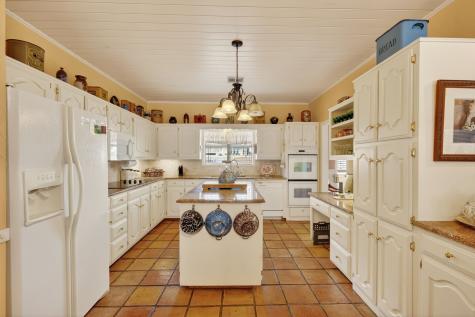 407 N Avenue Z Clifton TX 76634