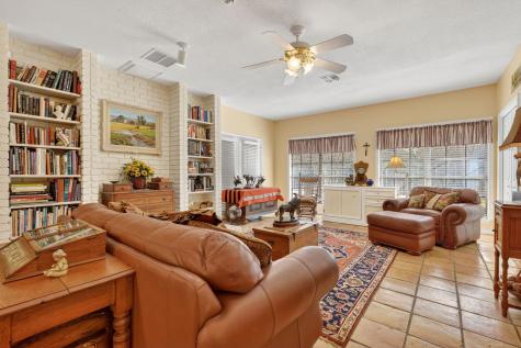 407 N Avenue Z Clifton TX 76634