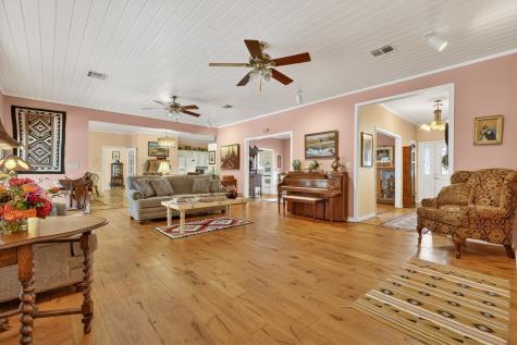 407 N Avenue Z Clifton TX 76634