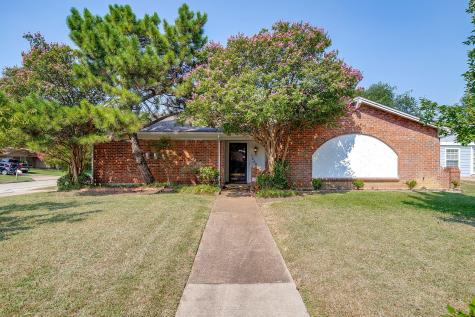 3406 Quail Crest Court Arlington TX 76014