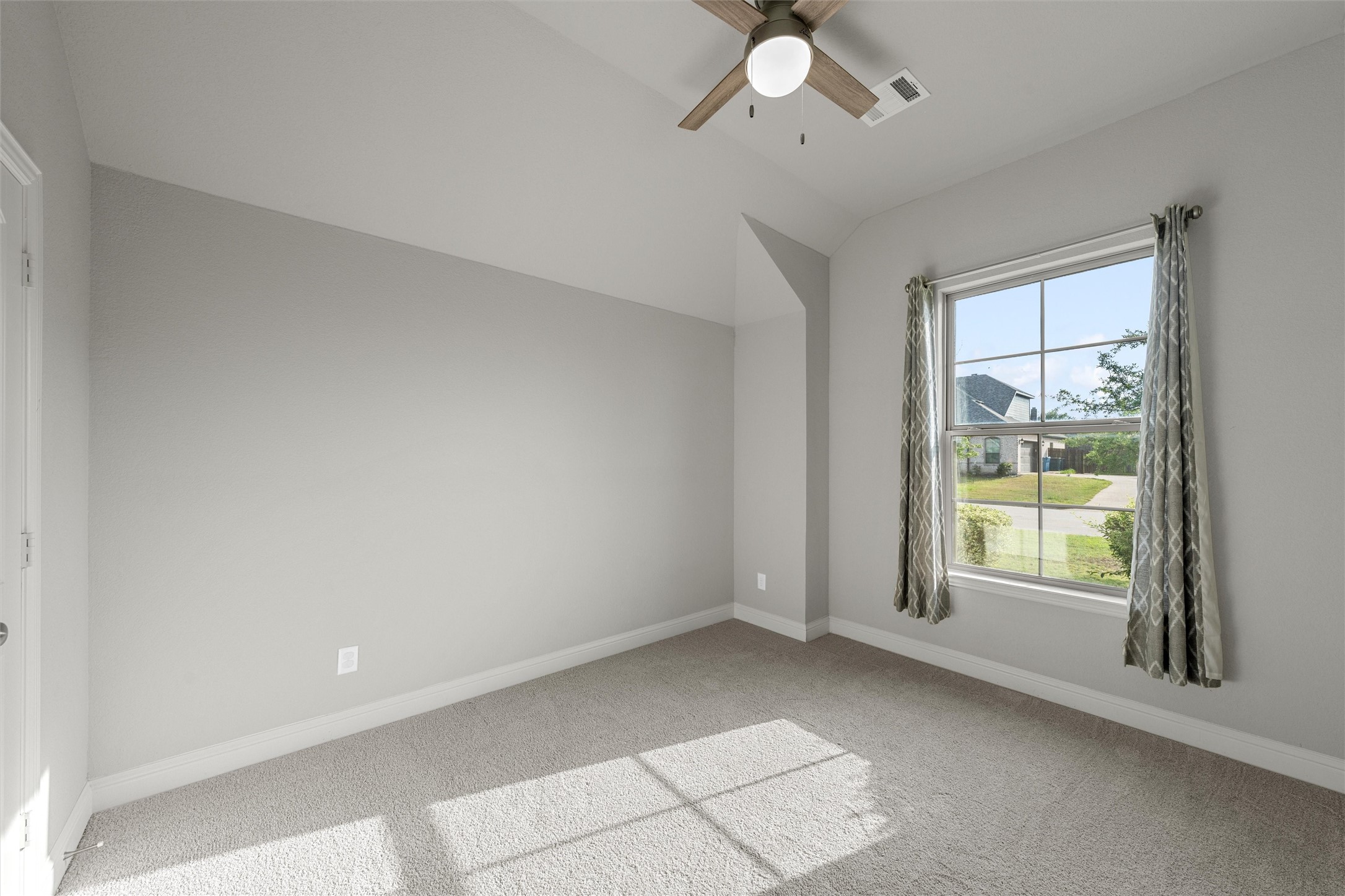 1050 Hesselridge Drive Hewitt TX 76643