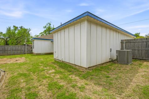 1037 W Frey Street Stephenville TX 76401