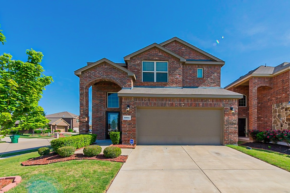 8801 Deadwood Lane Aubrey TX 76227
