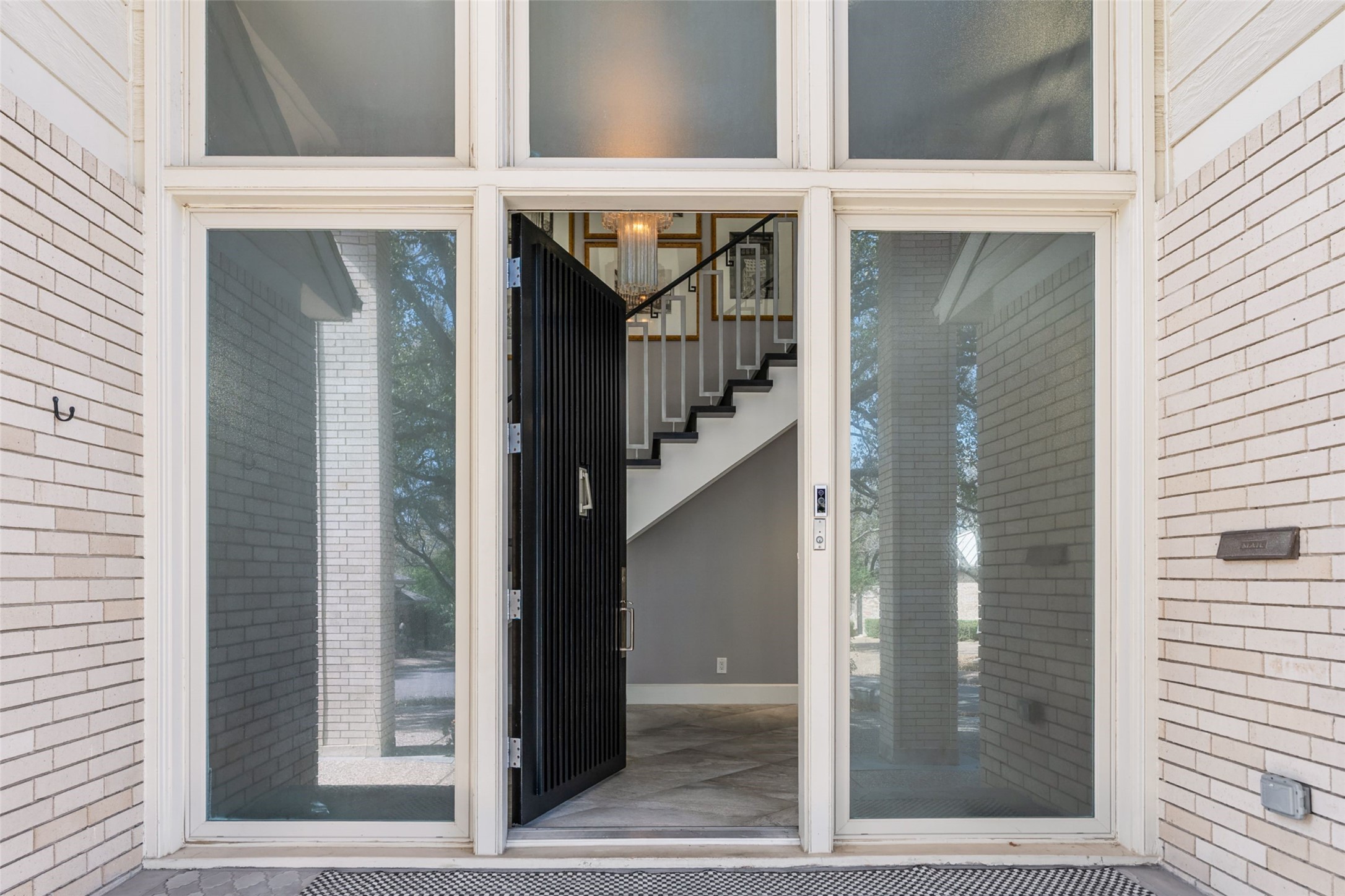 1 Queensview Court Dallas TX 75225