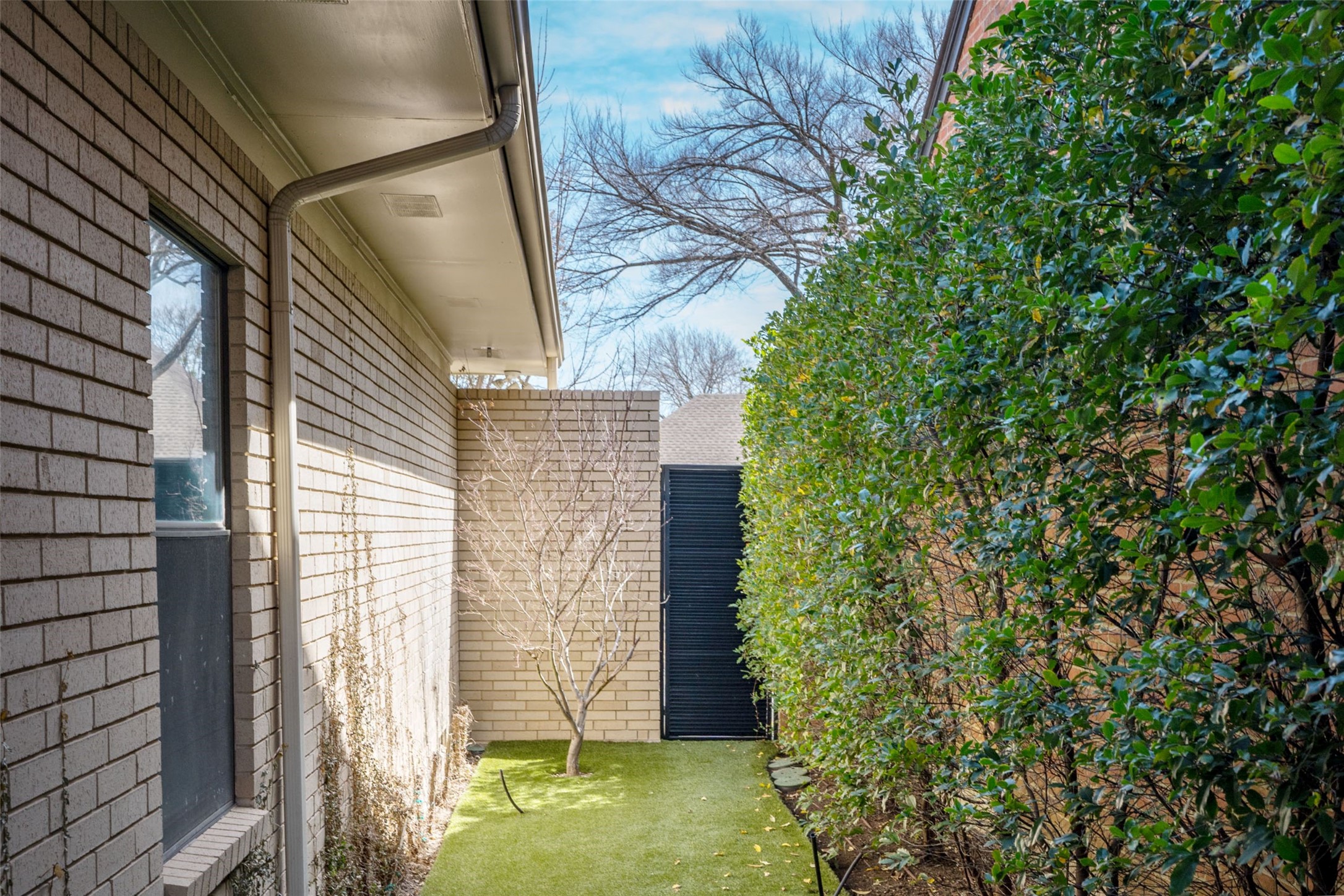 1 Queensview Court Dallas TX 75225