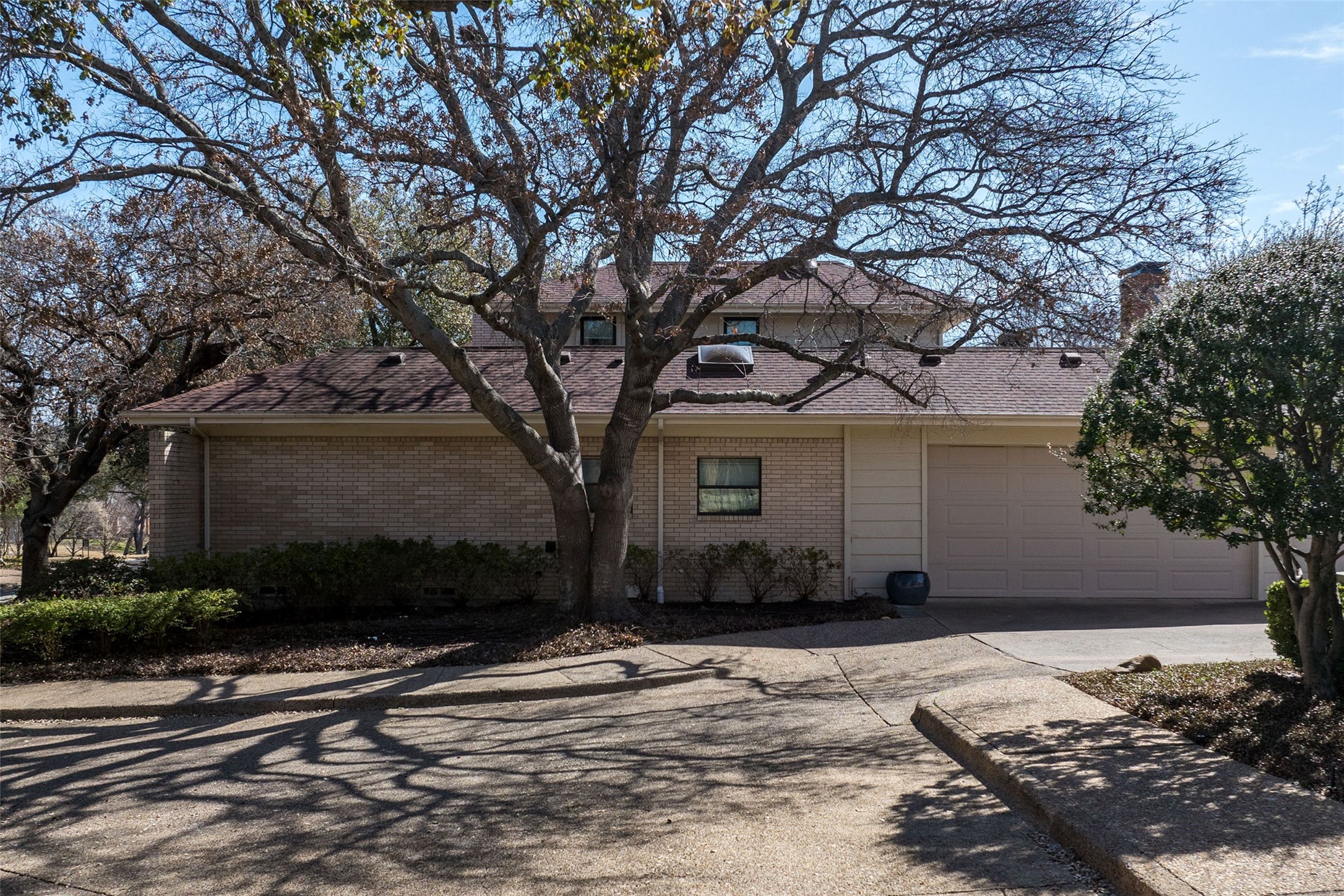 1 Queensview Court Dallas TX 75225