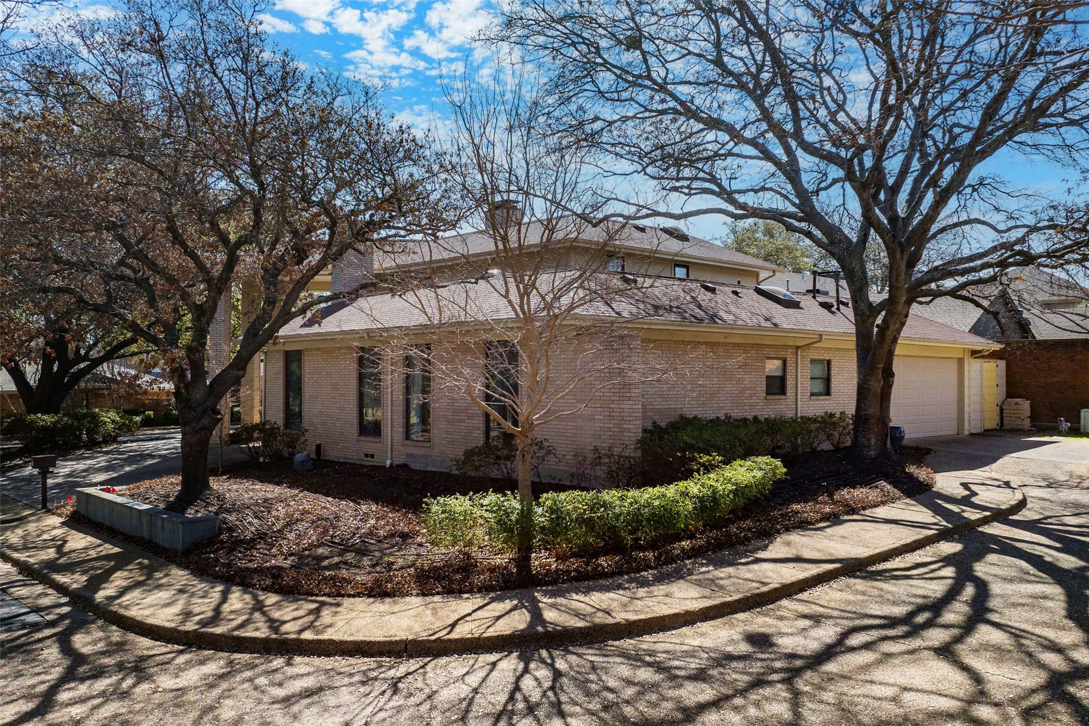 1 Queensview Court Dallas TX 75225