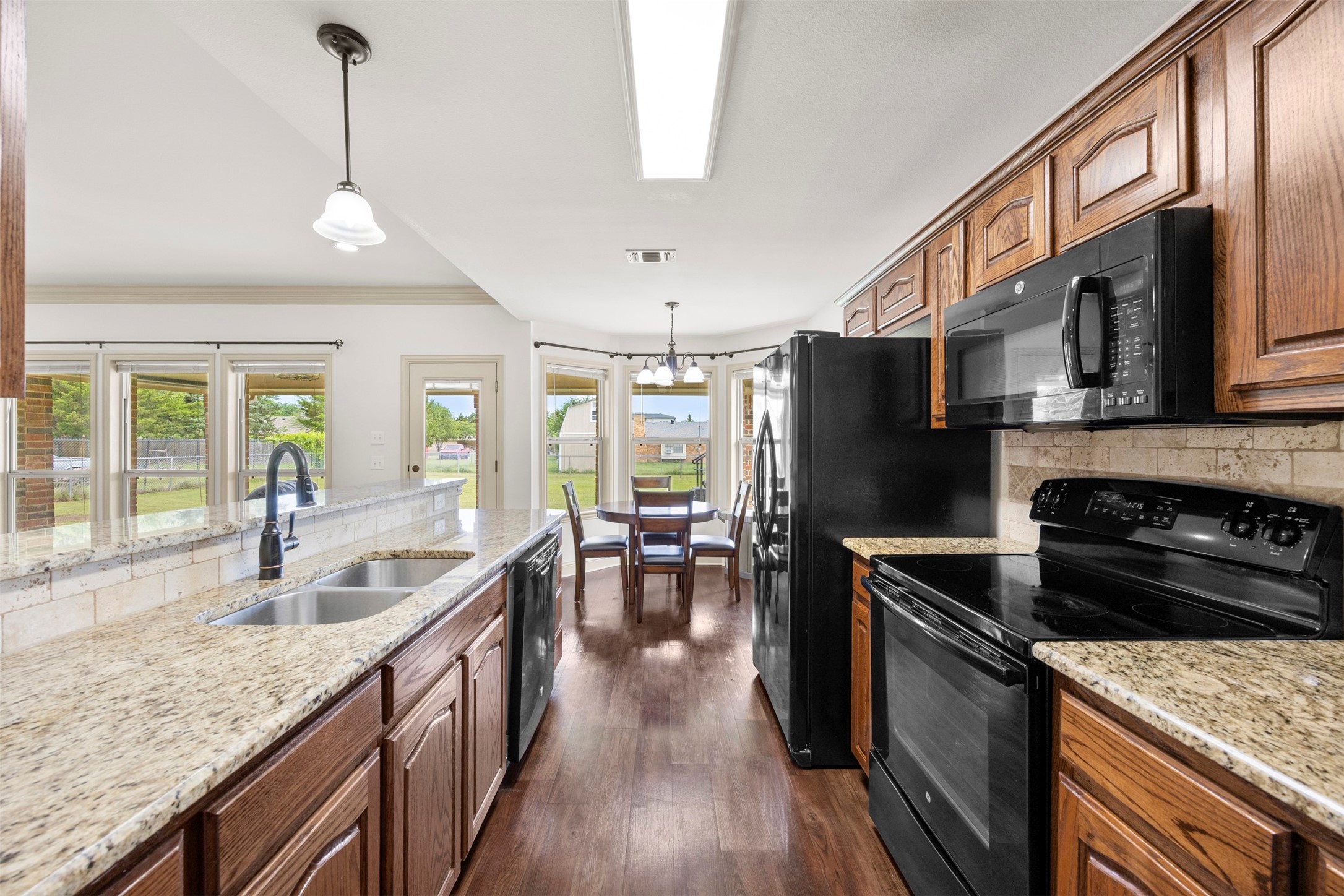 1209 Southview Drive Waxahachie TX 75165