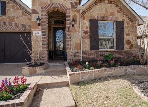 627 Bridgewater Street Euless TX 76039