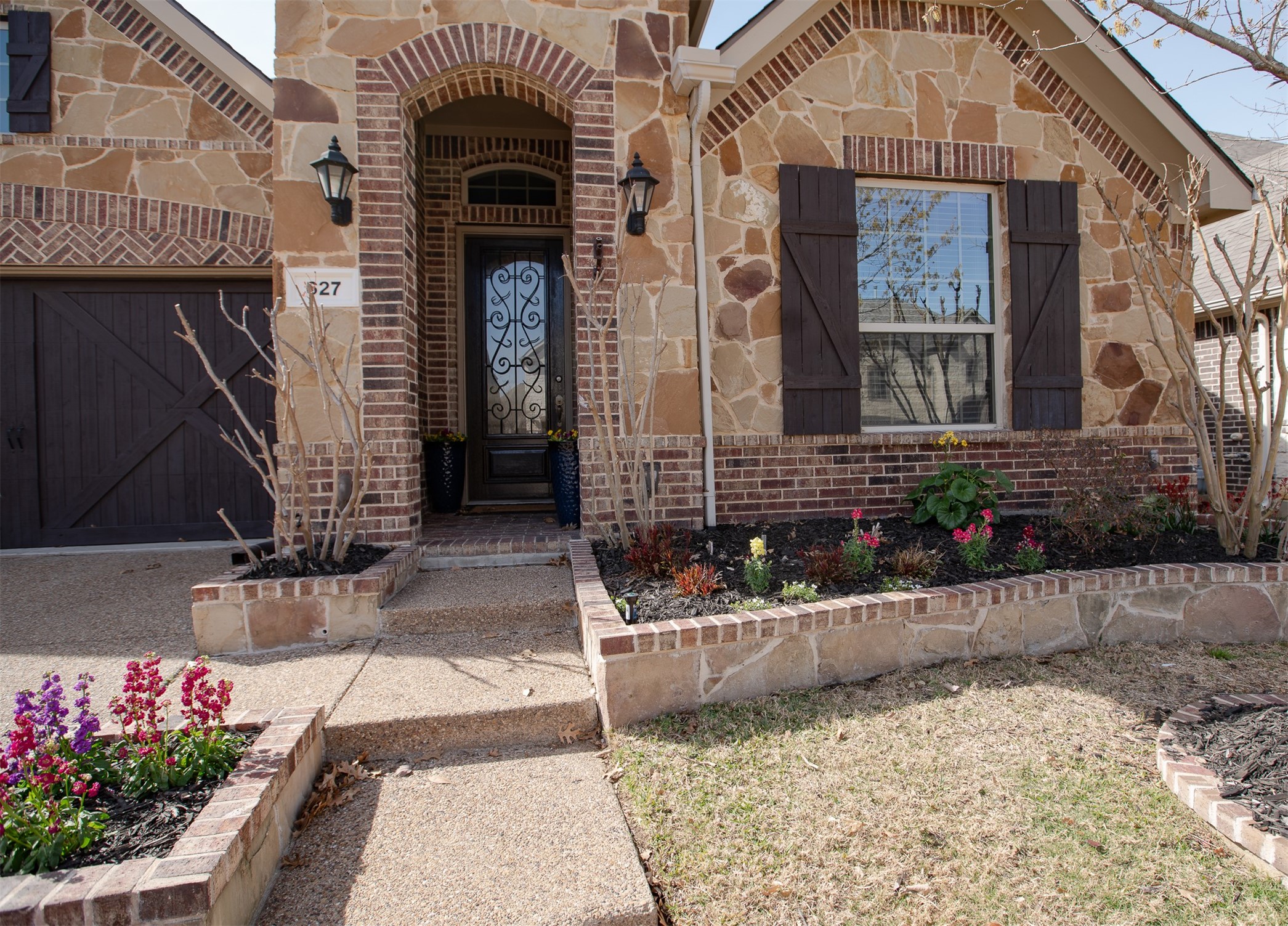 627 Bridgewater Street Euless TX 76039