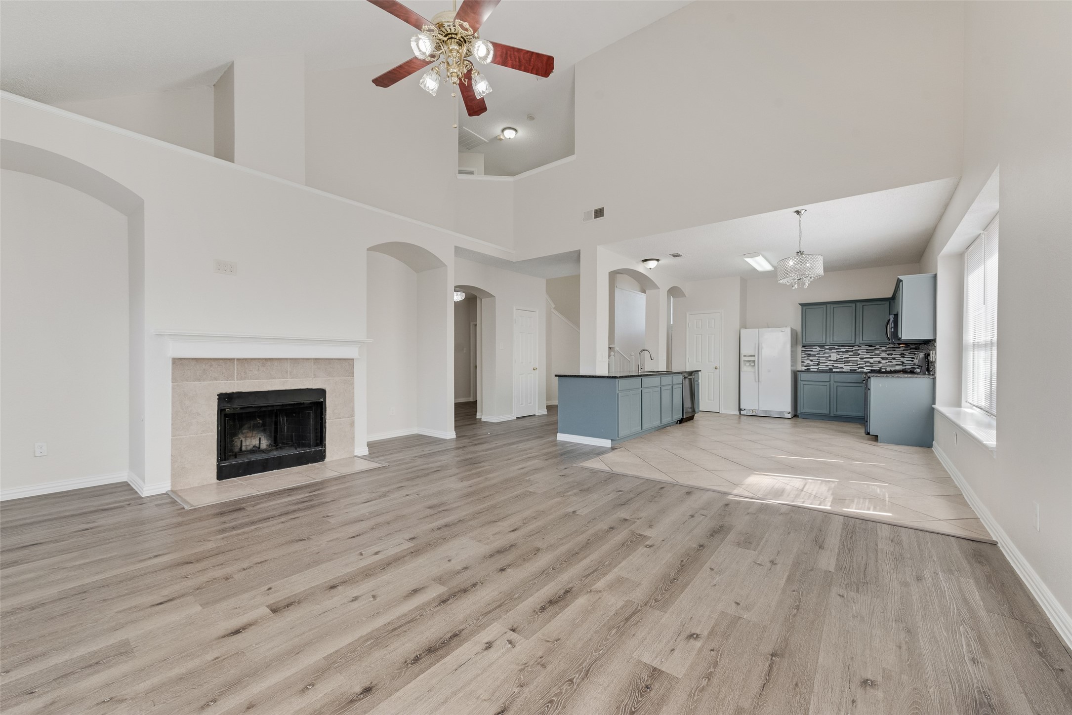 5702 Streamside Drive Arlington TX 76018